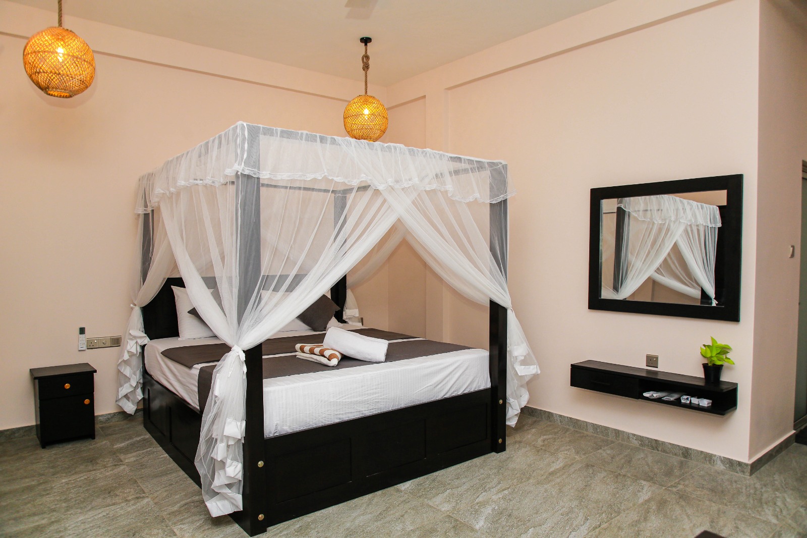 Room 102 — Double Room — photo 1