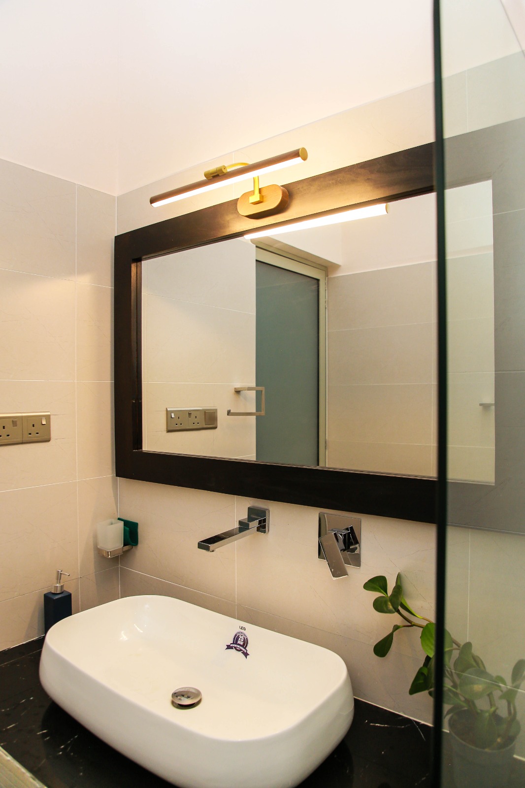 Room 102 — Double Room — photo 7